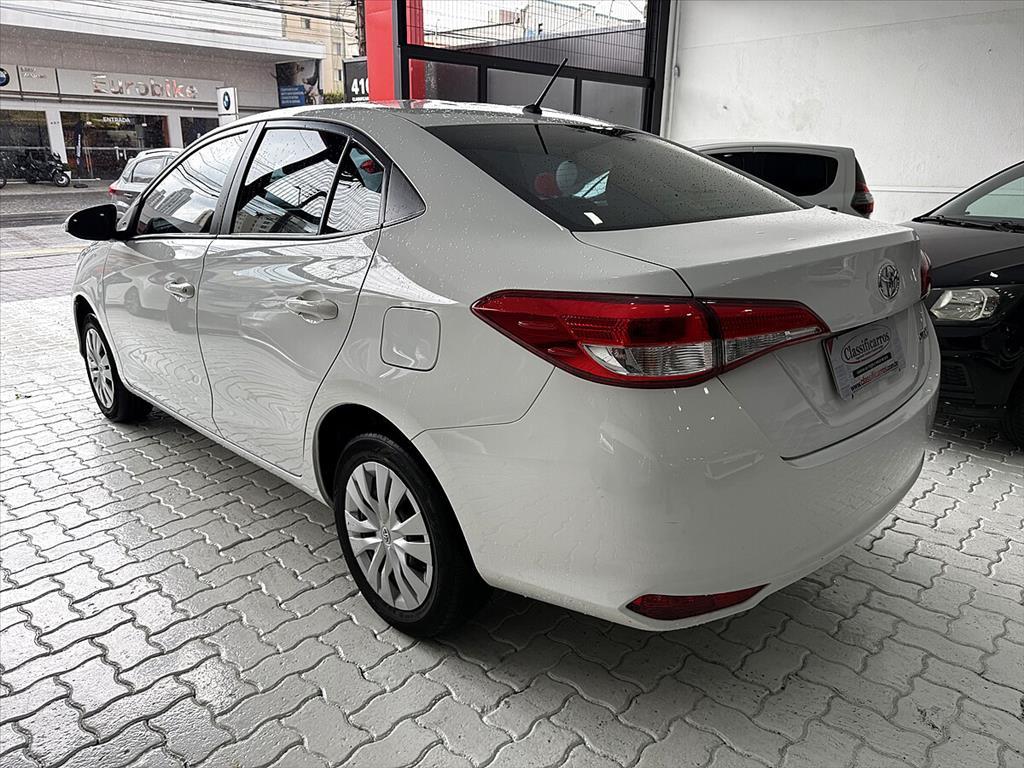 Toyota Yaris - 1.5 16V FLEX SEDAN XL MULTIDRIVE