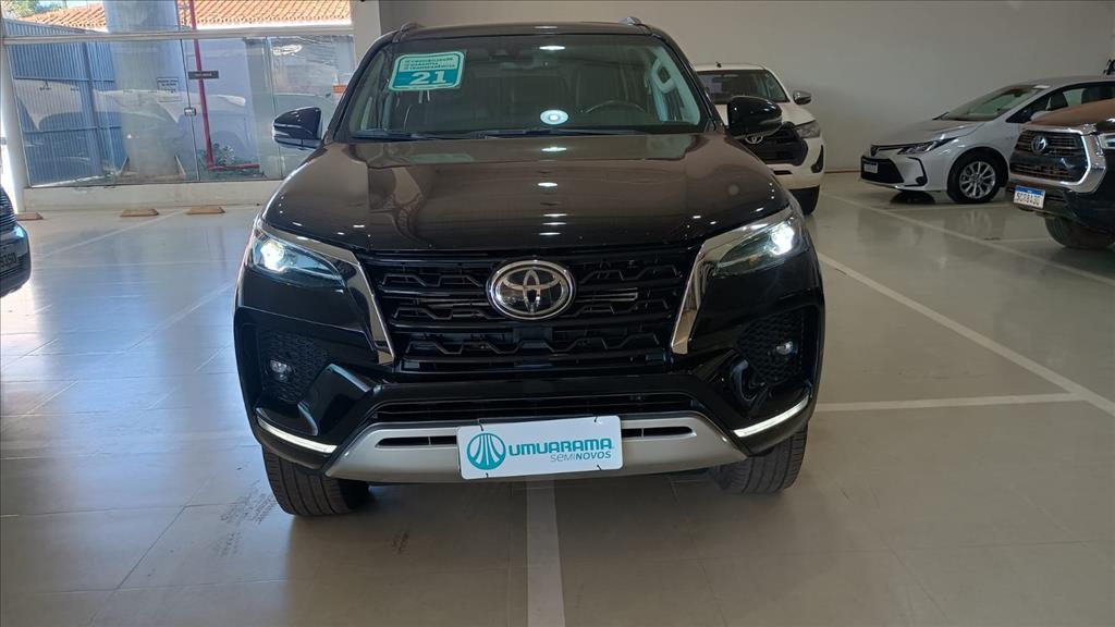 HILUX SW4 2.8 D-4D TURBO DIESEL SRX 7L 4X4 AUTOMÁTICO