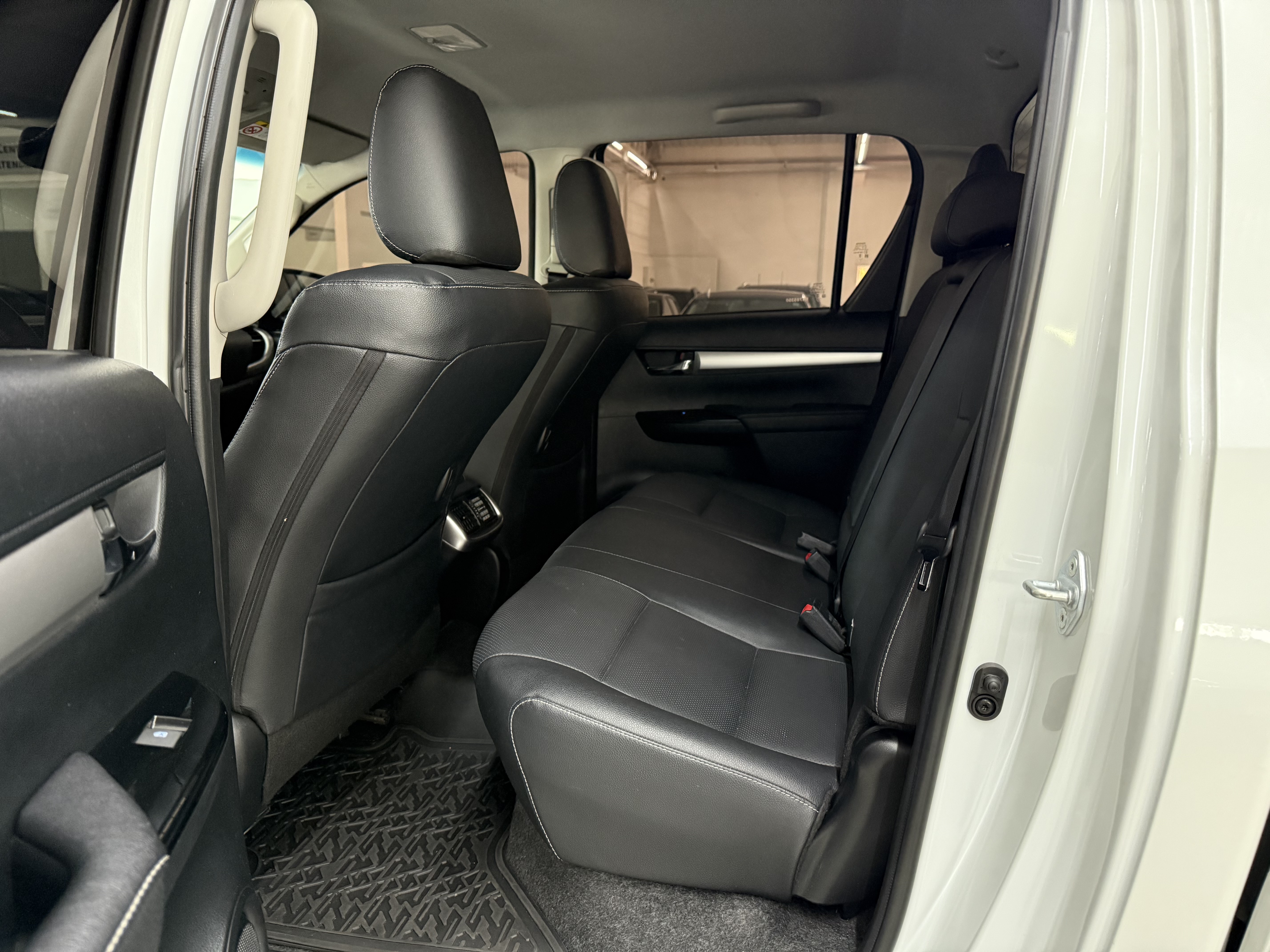 HILUX 2.8 D-4D TURBO DIESEL CD SRX 4X4 AUTOMÁTICO9