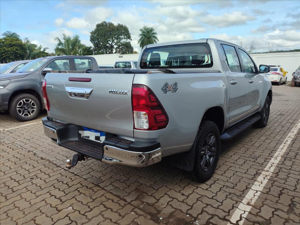 HILUX 2.8 D-4D TURBO DIESEL CD SR 4X4 AUTOMÁTICO5