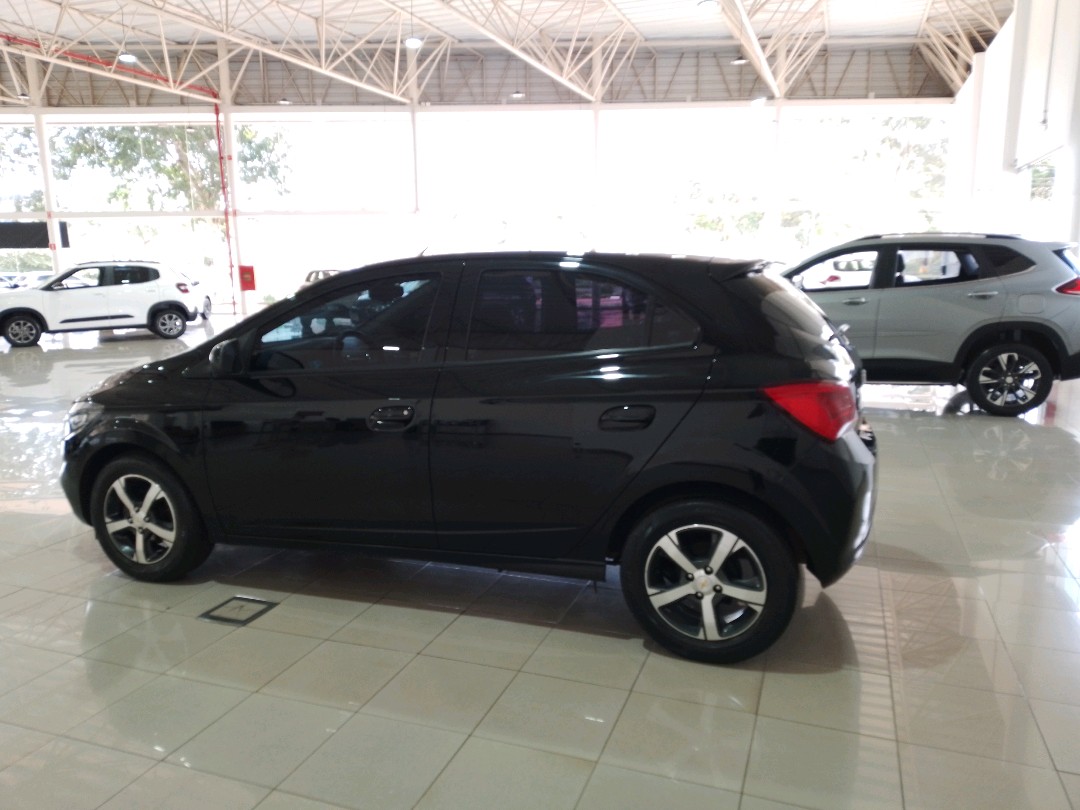 GM - Chevrolet-ONIX-1.4 MPFI LTZ 8V FLEX 4P MANUAL