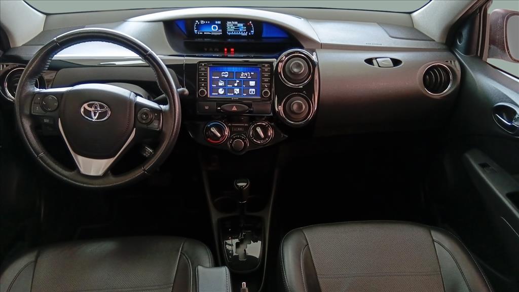 ETIOS 1.5 PLATINUM SEDAN 16V FLEX 4P AUTOMÁTICO9