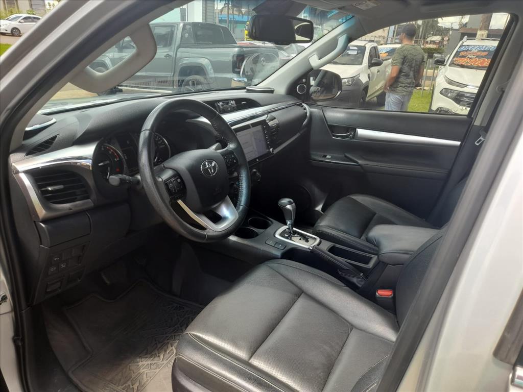 HILUX 2.8 D-4D TURBO DIESEL CD SRX 4X4 AUTOMÁTICO10