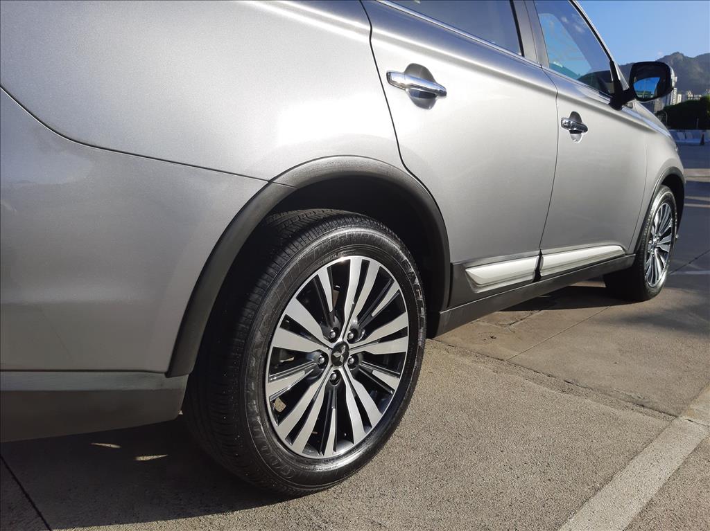 OUTLANDER 2.2 MIVEC DI-D DIESEL HPE-S AWD AUTOMÁTICO OUTLANDER 2.2 MIVEC DI-D DIESEL HPE-S AWD AUTOMÁTICO