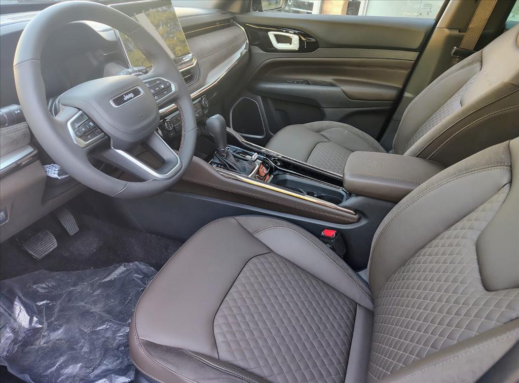 COMMANDER 2.2 TURBO DIESEL OVERLAND AT9