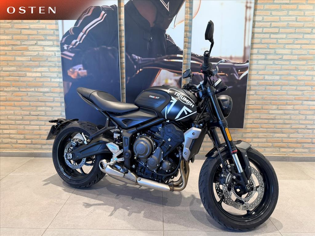 TRIUMPH-TRIDENT-660