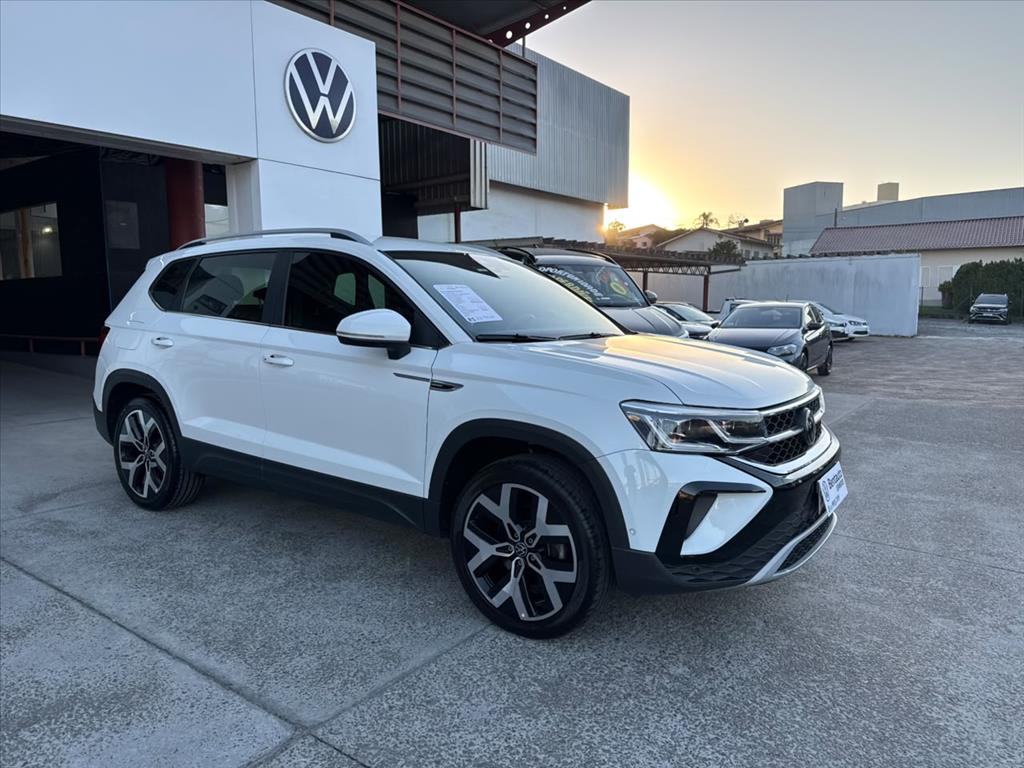 TAOS 1.4 250 TSI TOTAL FLEX HIGHLINE AUTOMÁTICO10