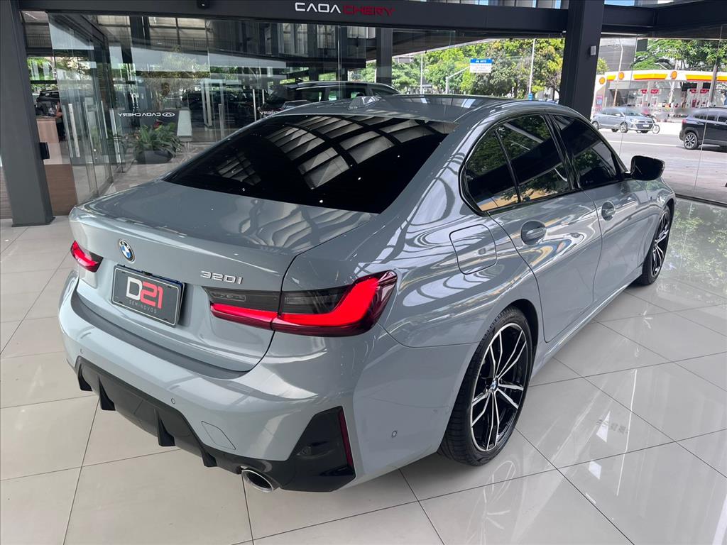 BMW-320i-2.0 16V TURBO FLEX M SPORT AUTOMÁTICO