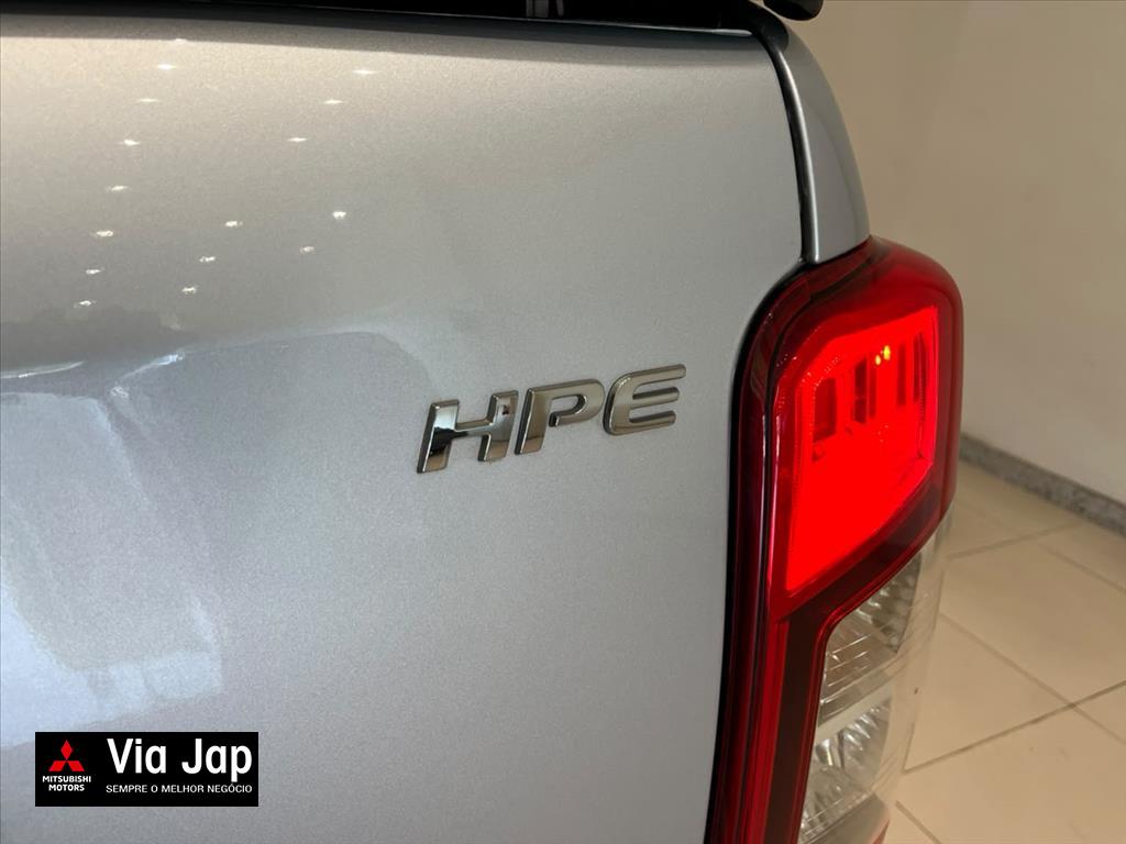 Mitsubishi-L200 TRITON-2.4 16V TURBO DIESEL SPORT HPE CD 4P 4X4 AUTOMÁTICO