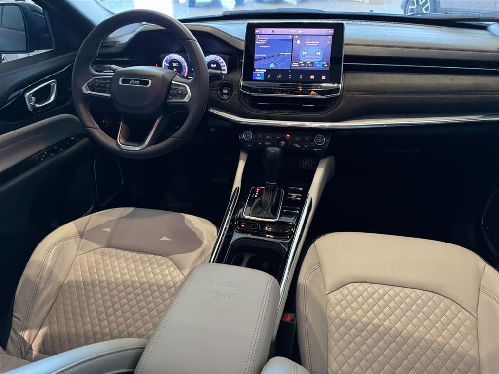 COMMANDER 1.3 T270 TURBO FLEX OVERLAND AT65