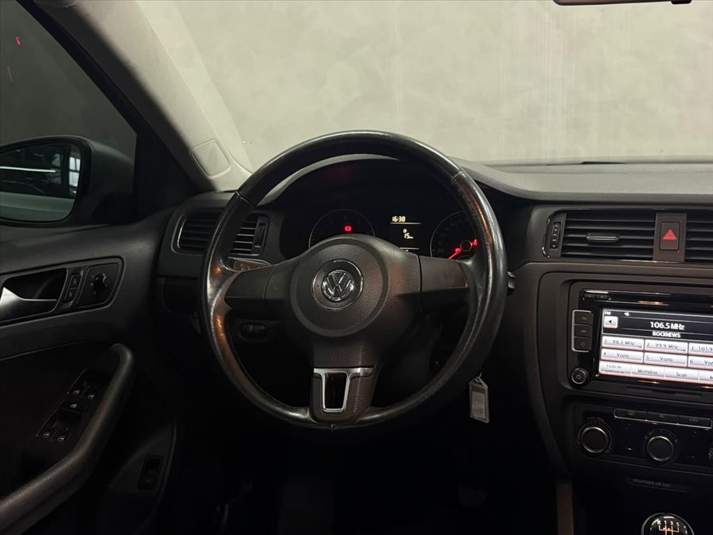 JETTA 2.0 COMFORTLINE FLEX 4P MANUAL12