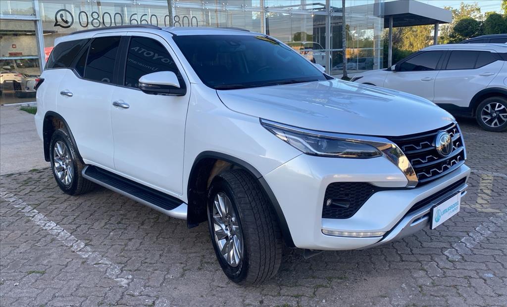 HILUX SW4 2.8 D-4D TURBO DIESEL SRX 7L 4X4 AUTOMÁTICO6