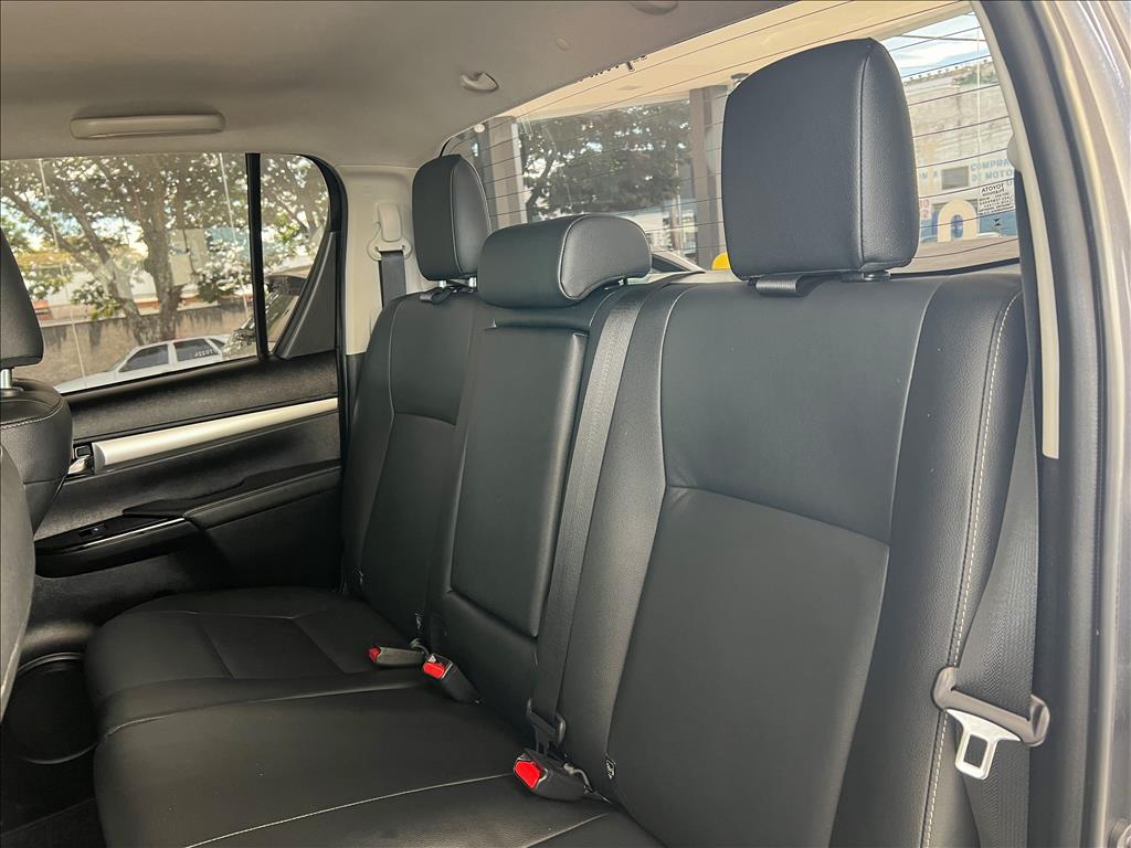 HILUX 2.8 D-4D TURBO DIESEL CD SRV 4X4 AUTOMÁTICO16