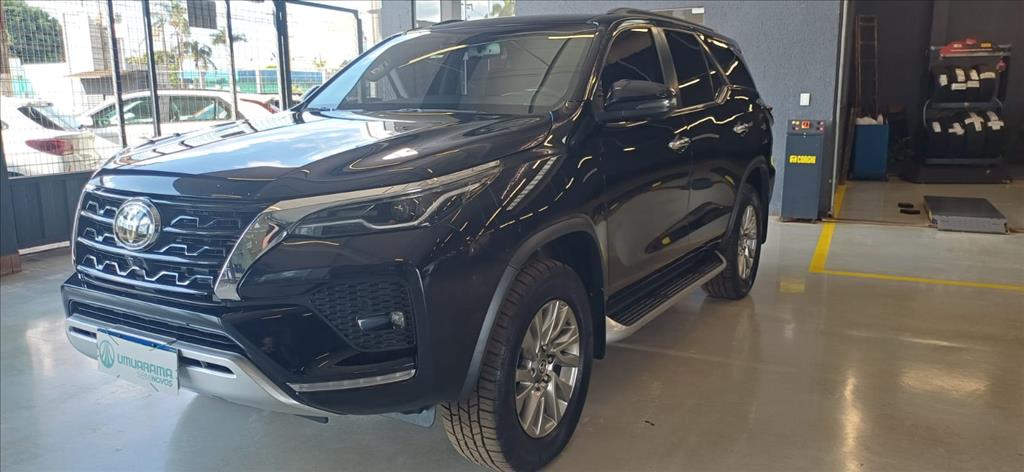 HILUX 2.8 D-4D TURBO DIESEL CD CONQUEST 4X4 AUTOMÁTICO2
