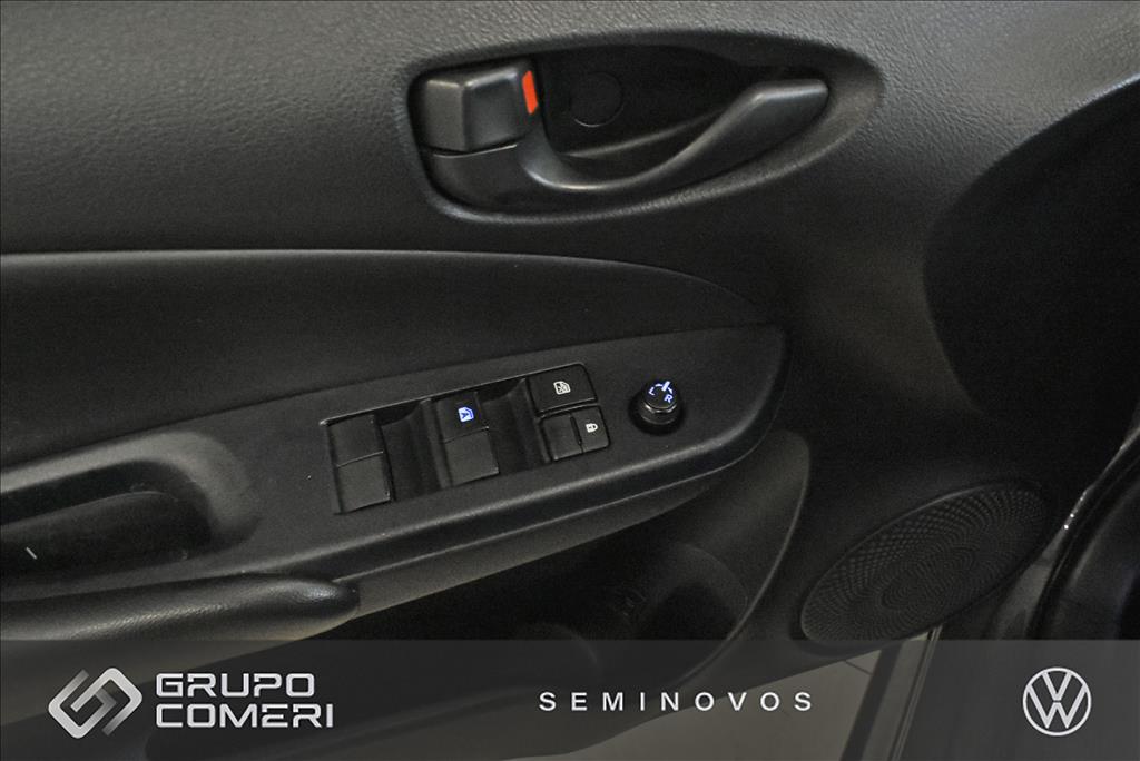 YARIS 1.5 16V FLEX SEDAN XL LIVE MULTIDRIVE11