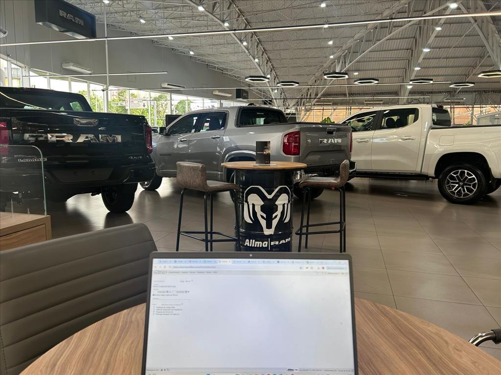 DAKOTA 2.2 TURBO DIESEL LARAMIE 4X4 AUTOMÁTICO9