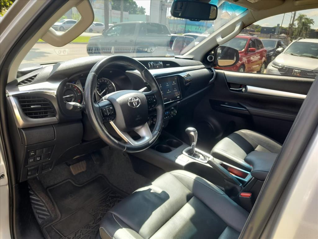 HILUX 2.8 D-4D TURBO DIESEL CD SRX 4X4 AUTOMÁTICO6