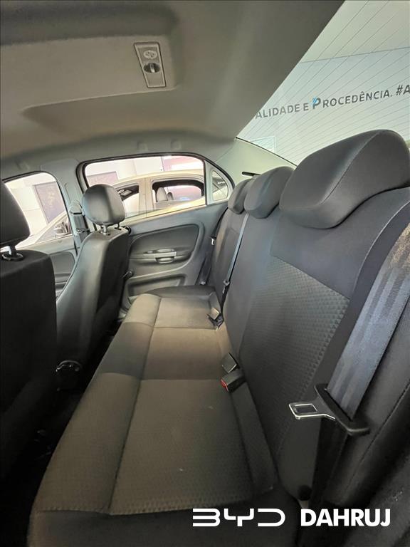 VOYAGE 1.0 12V MPI TOTALFLEX 4P MANUAL9
