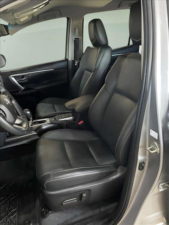 HILUX SW4 2.8 D-4D TURBO DIESEL SRX PLATINUM 7L 4X4 AUTOMÁTICO10