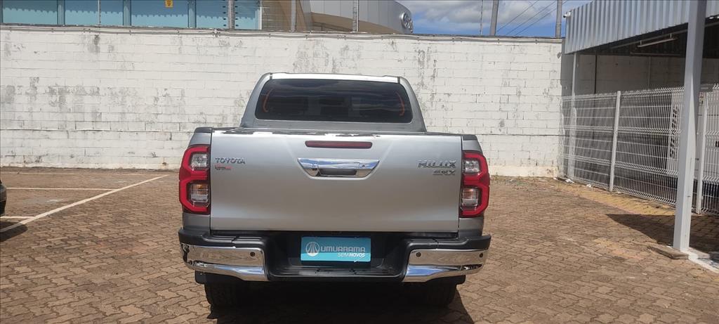 HILUX 2.8 D-4D TURBO DIESEL CD SRX 4X4 AUTOMÁTICO4