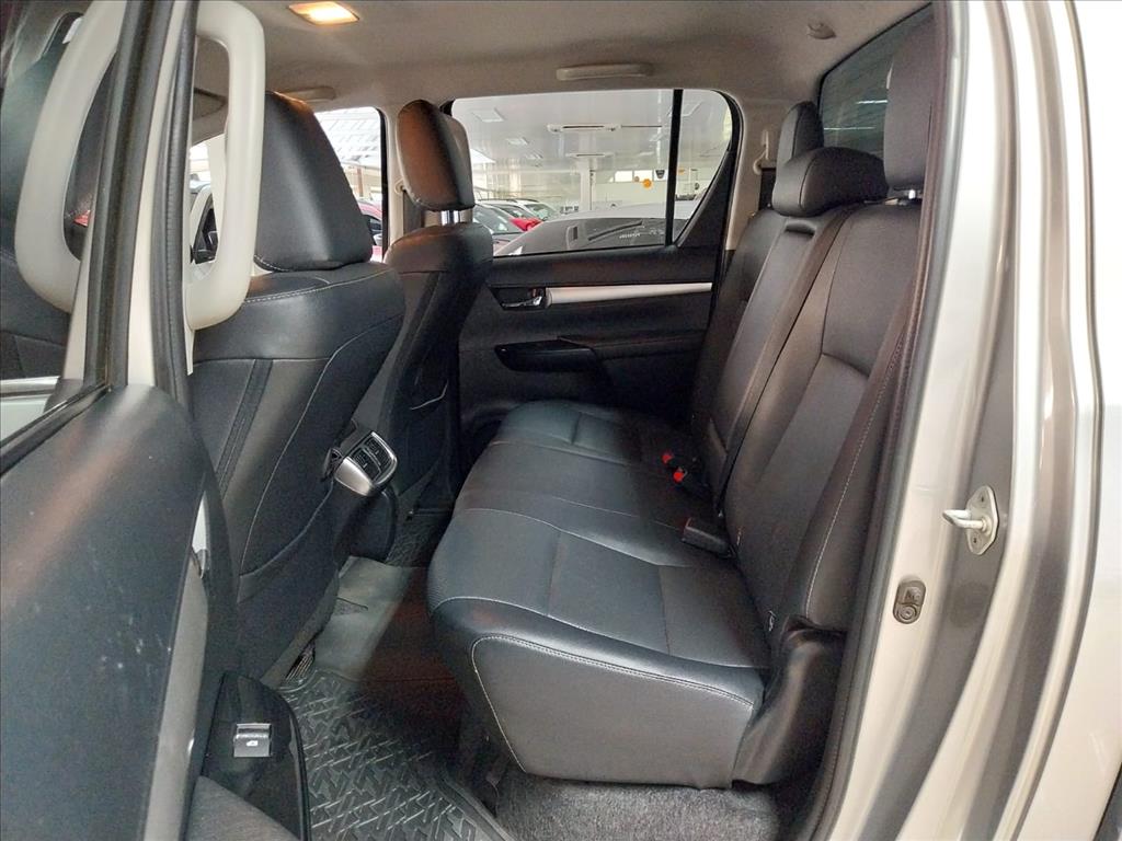 HILUX 2.8 D-4D TURBO DIESEL CD SRX 4X4 AUTOMÁTICO
