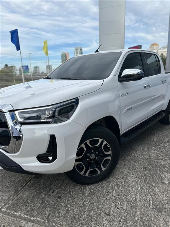 HILUX 2.8 D-4D TURBO DIESEL CD SRV 4X4 AUTOMÁTICO2