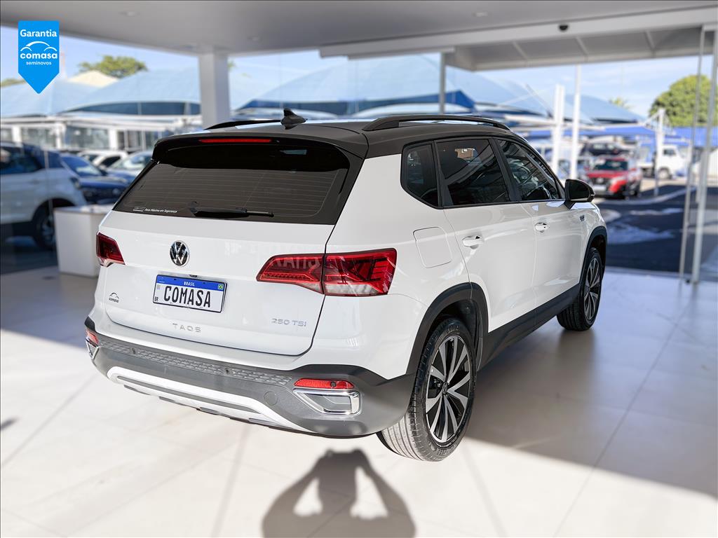 TAOS 1.4 250 TSI TOTAL FLEX COMFORTLINE AUTOMÁTICO5