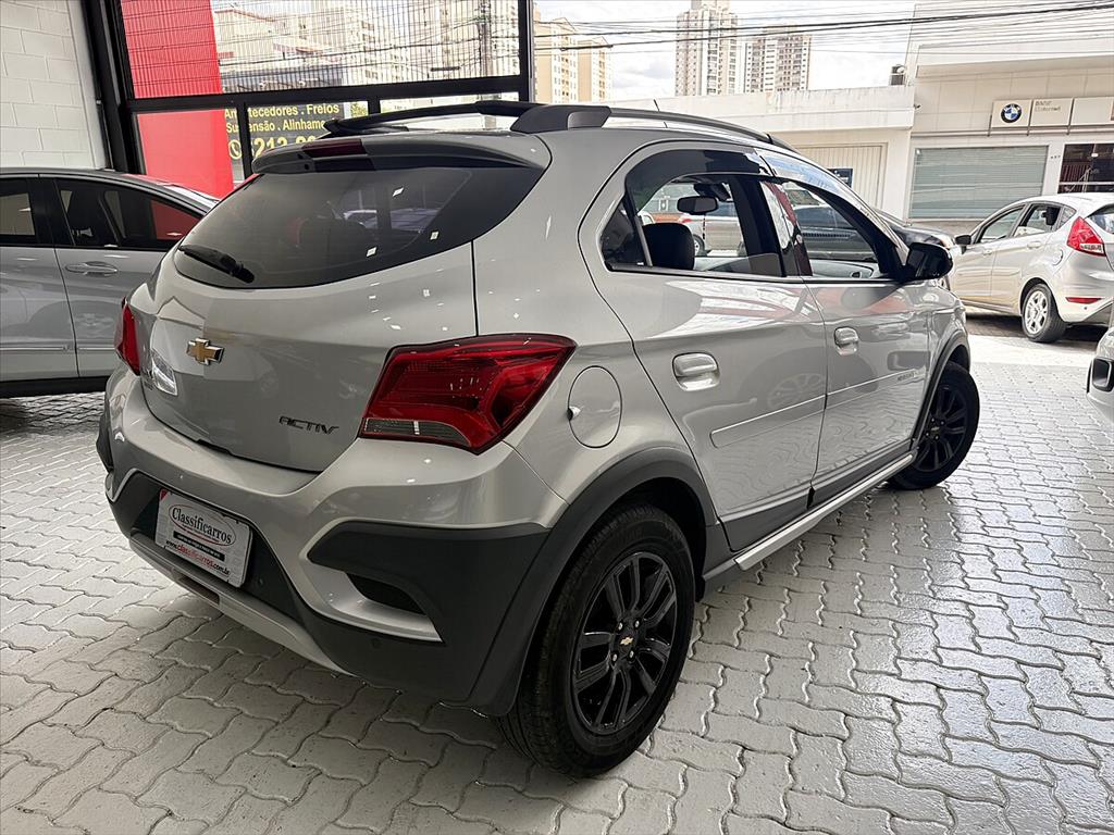 Chevrolet Onix - 1.4 MPFI ACTIV 8V FLEX 4P AUTOMÁTICO