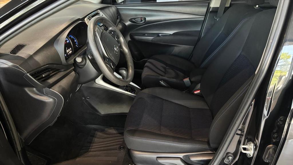 YARIS 1.5 16V FLEX SEDAN XL LIVE MULTIDRIVE8