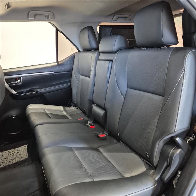HILUX 2.8 D-4D TURBO DIESEL CD SRX PLUS 4X4 AUTOMÁTICO14
