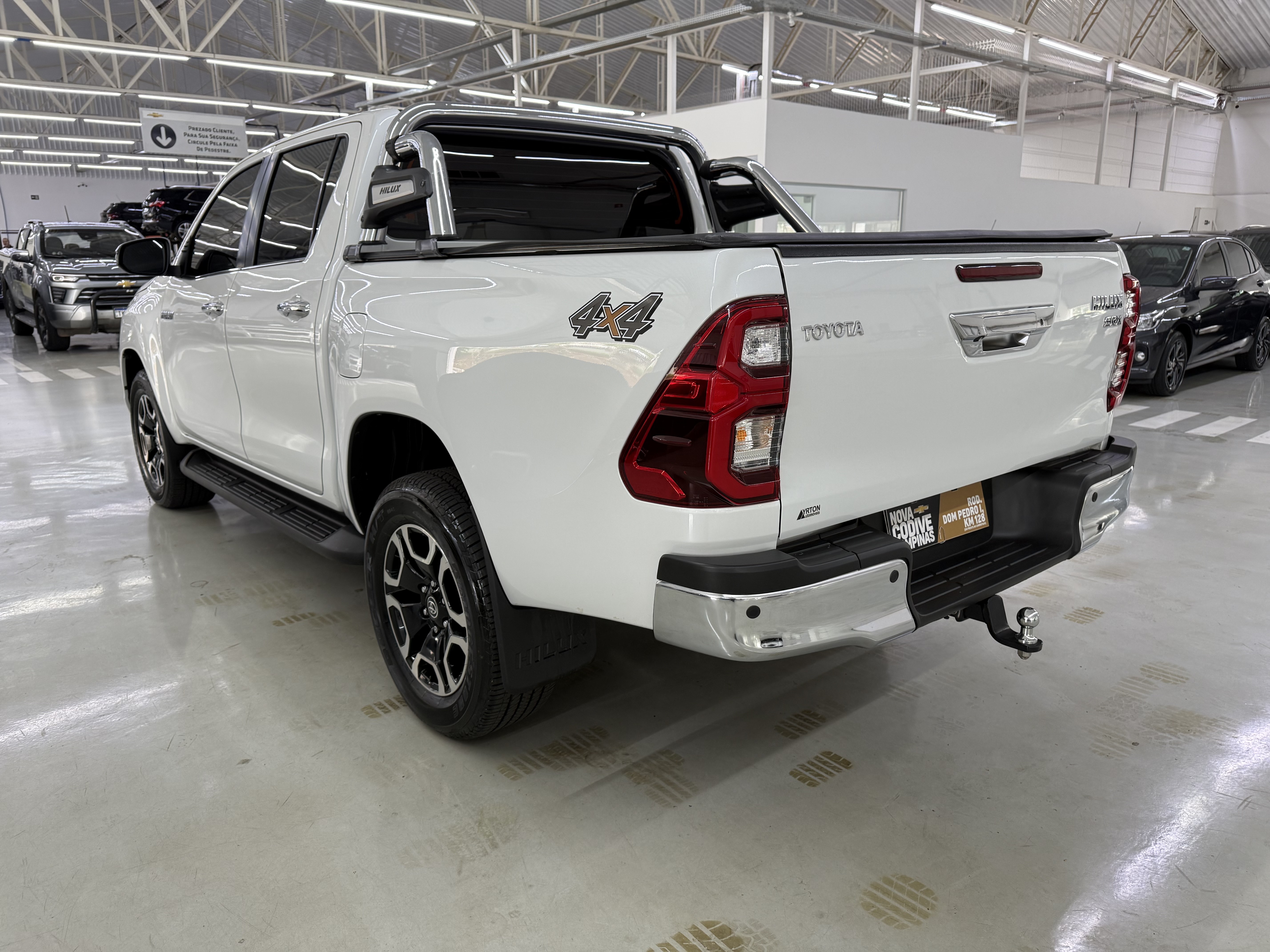 HILUX 2.8 D-4D TURBO DIESEL CD SRX 4X4 AUTOMÁTICO3