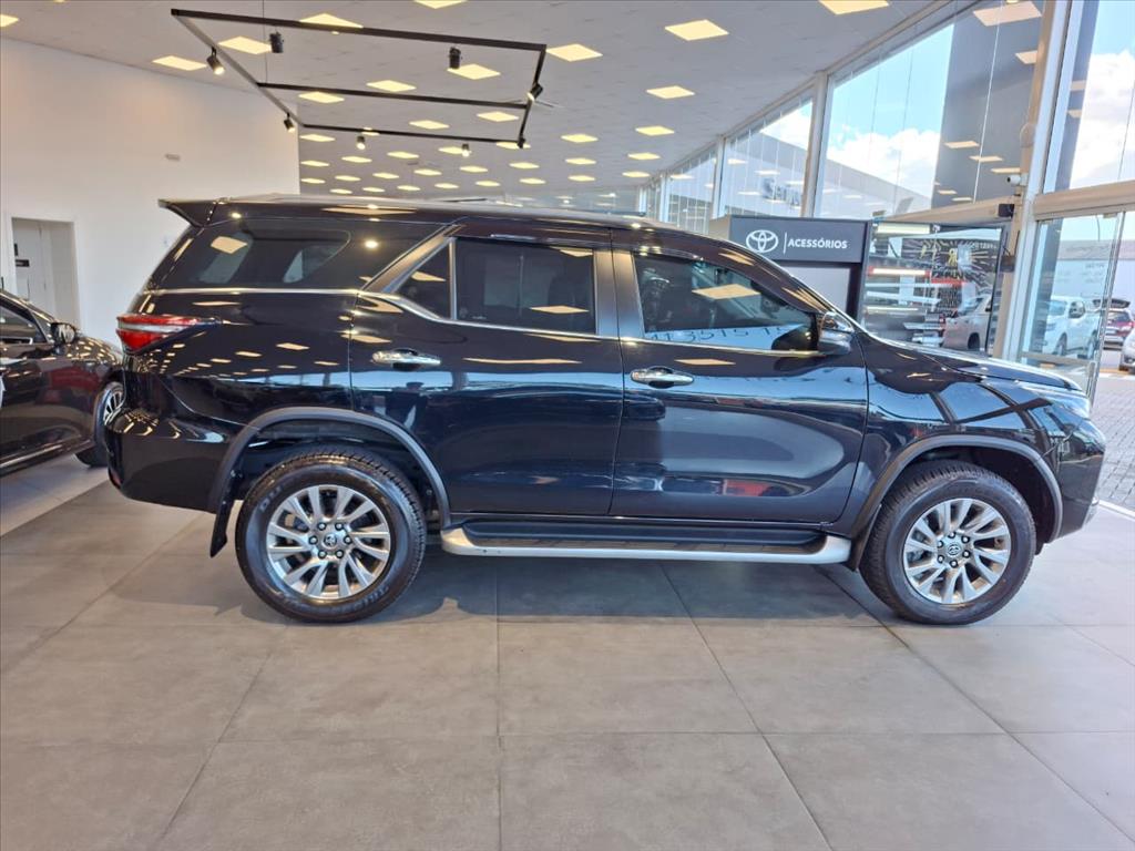 HILUX SW4 2.8 D-4D TURBO DIESEL SRX 4X4 AUTOMÁTICO4