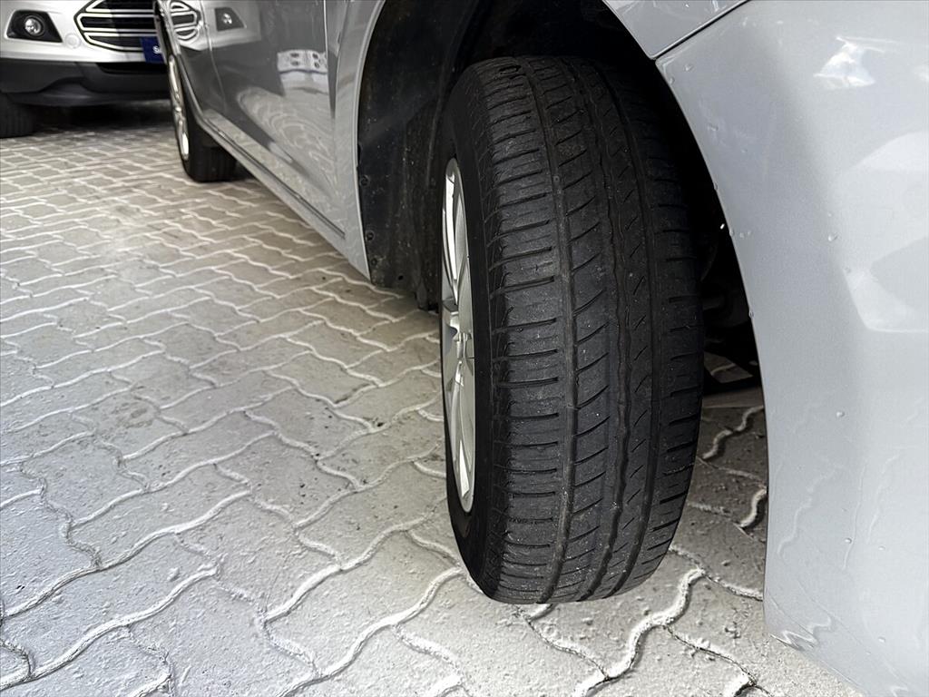 Renault Sandero - 1.6 16V SCE FLEX EXPRESSION MANUAL