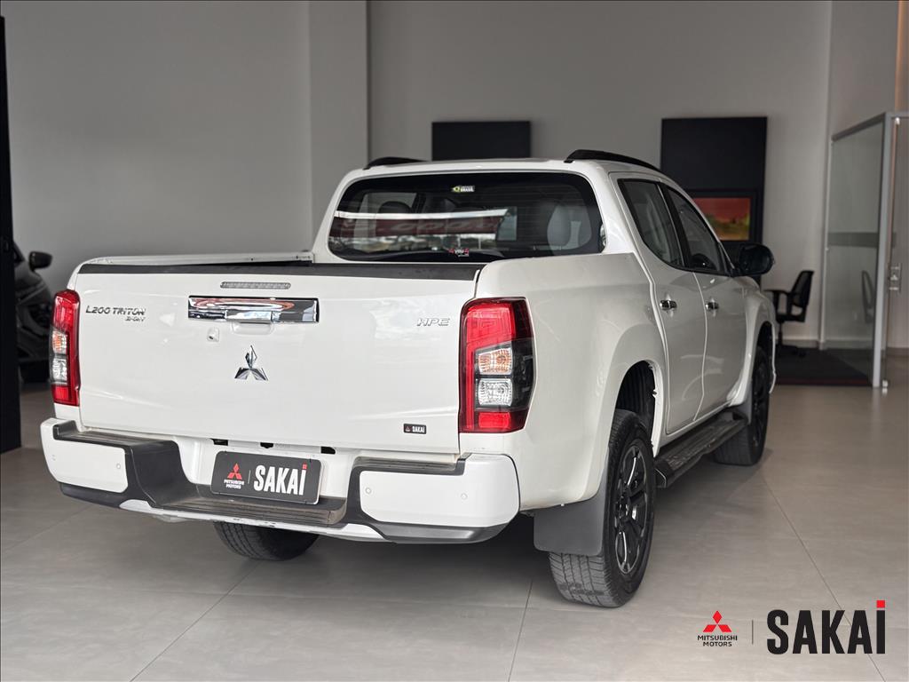 Mitsubishi-L200 TRITON-2.4 16V TURBO DIESEL SPORT HPE CD 4P 4X4 AUTOMÁTICO