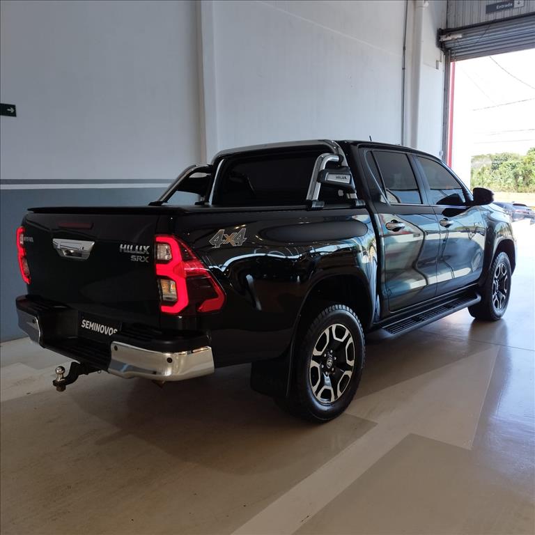 HILUX 2.8 D-4D TURBO DIESEL CD SRX 4X4 AUTOMÁTICO3