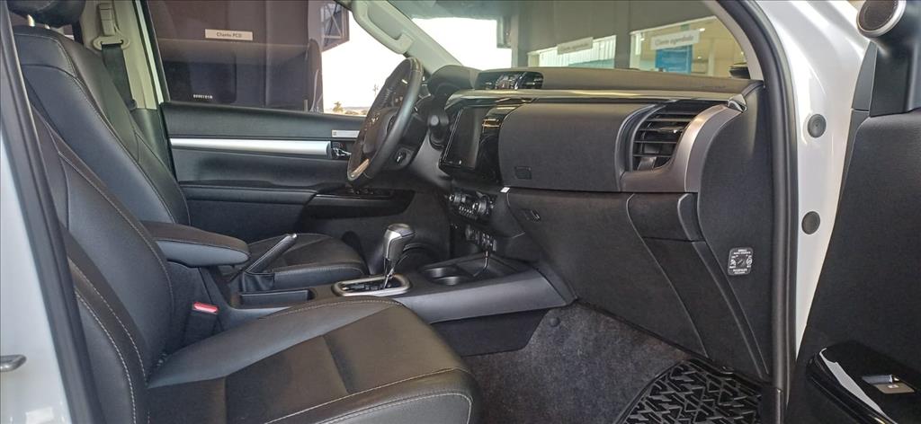 HILUX 2.8 D-4D TURBO DIESEL CD SRX 4X4 AUTOMÁTICO6