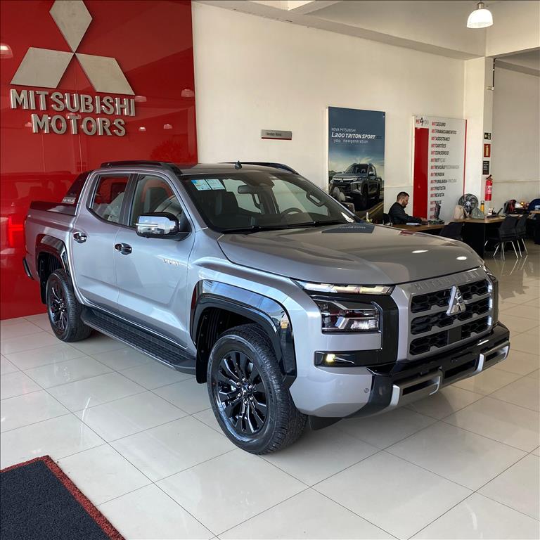 Mitsubishi-TRITON-2.4 BITURBO DIESEL CD KATANA 4X4 AUTOMÁTICO