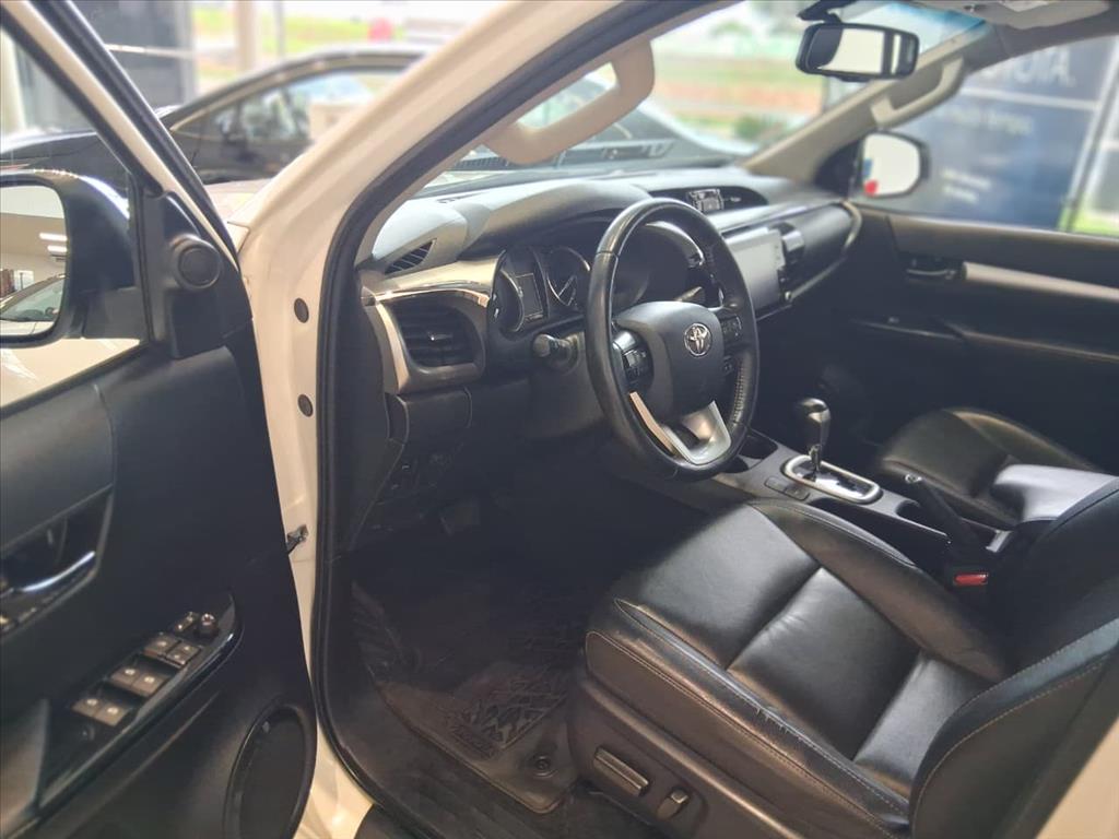 HILUX 2.8 D-4D TURBO DIESEL CD SRV 4X4 AUTOMÁTICO8