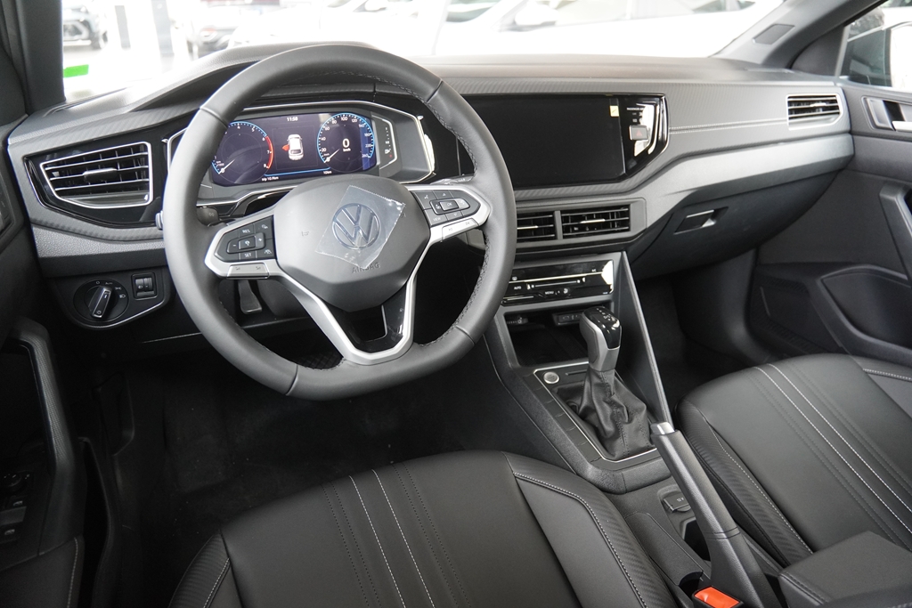 NIVUS 1.0 200 TSI TOTAL FLEX HIGHLINE AUTOMÁTICO6