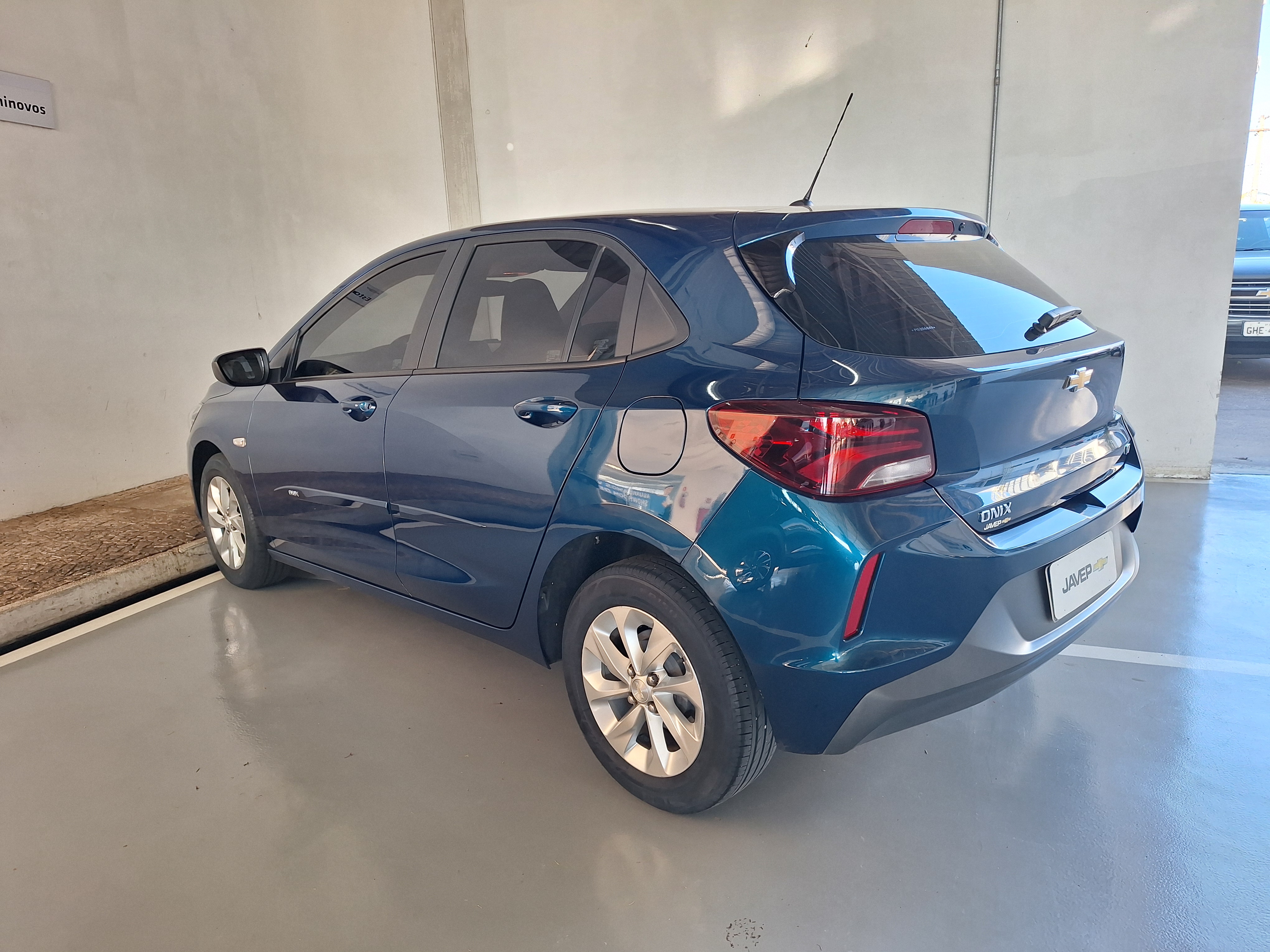 GM - Chevrolet-ONIX-1.0 FLEX LT MANUAL