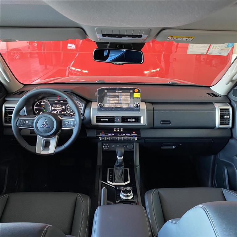 Mitsubishi-TRITON-2.4 BITURBO DIESEL CD HPE-S 4X4 AUTOMÁTICO