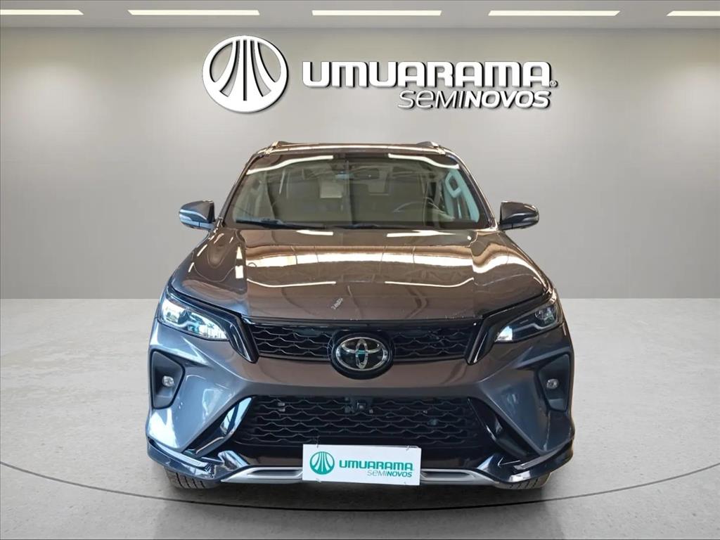 HILUX SW4 2.8 D-4D TURBO DIESEL SRX PLATINUM 7L 4X4 AUTOMÁTICO0