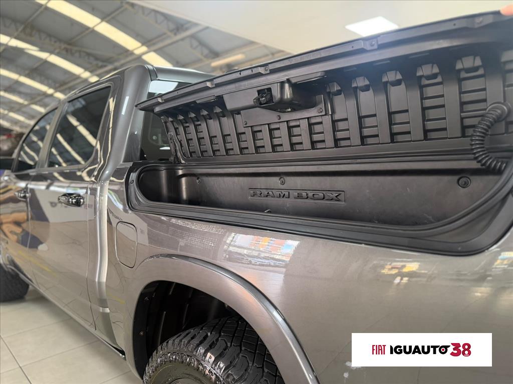 1500 5.7 V8 GASOLINA LIMITED NIGHT EDITION CD 4X4 AUTOMÁTICO7