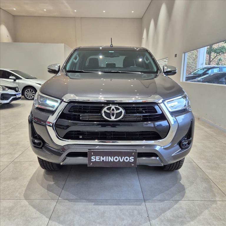 HILUX 2.8 D-4D TURBO DIESEL CD SRV 4X4 AUTOMÁTICO1