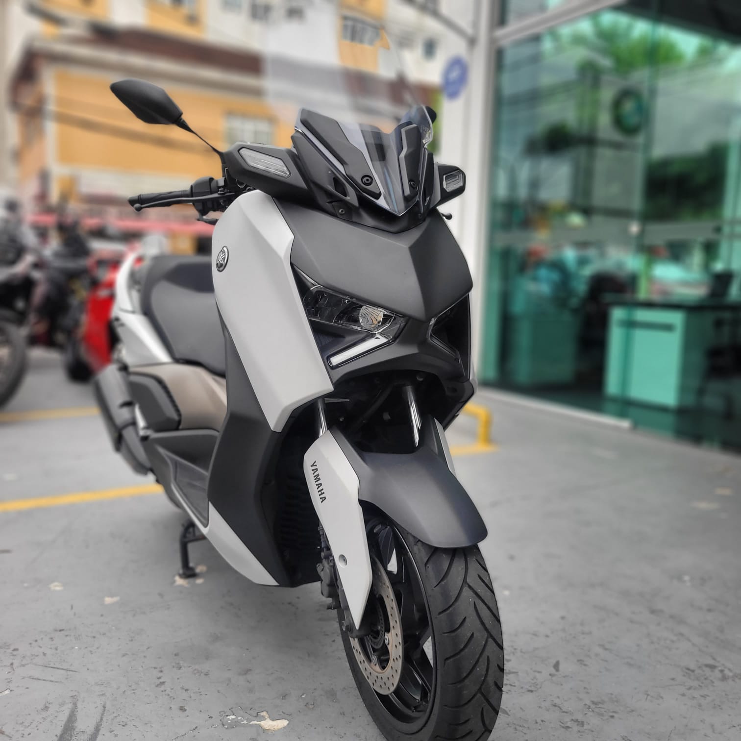 YAMAHA-XMAX-250 CONNECTED ABS