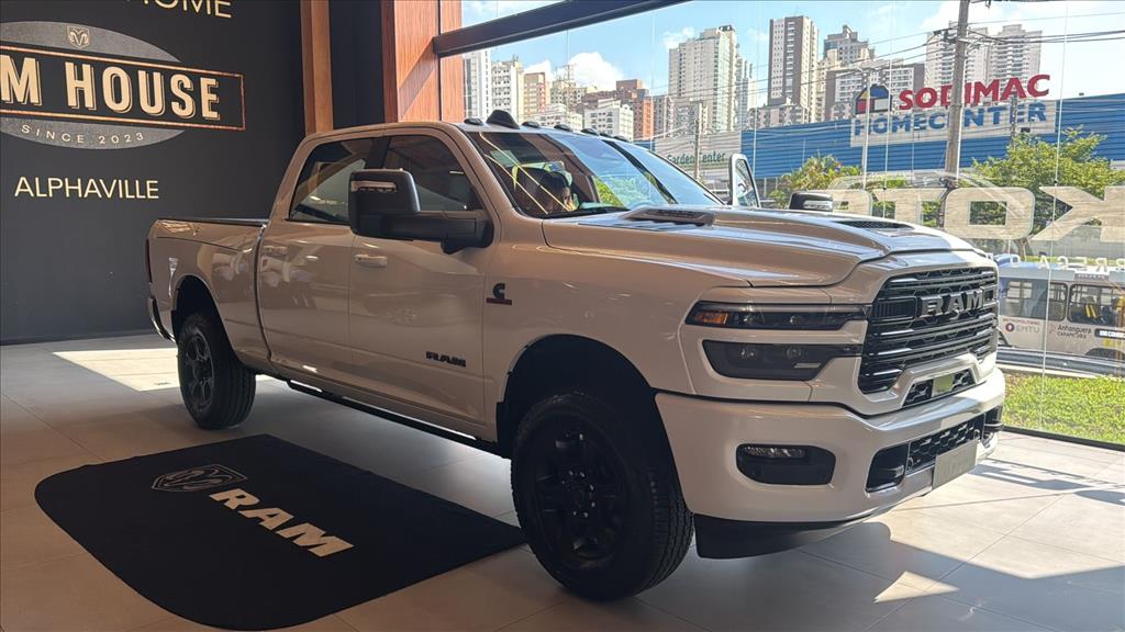 3500 6.7 I6 TURBO DIESEL LARAMIE NIGHT EDITION CD 4X4  AUTOMÁTICO0