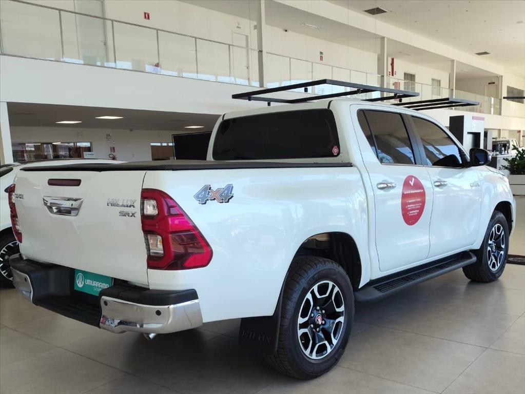 HILUX 2.8 D-4D TURBO DIESEL CD SRX 4X4 AUTOMÁTICO4