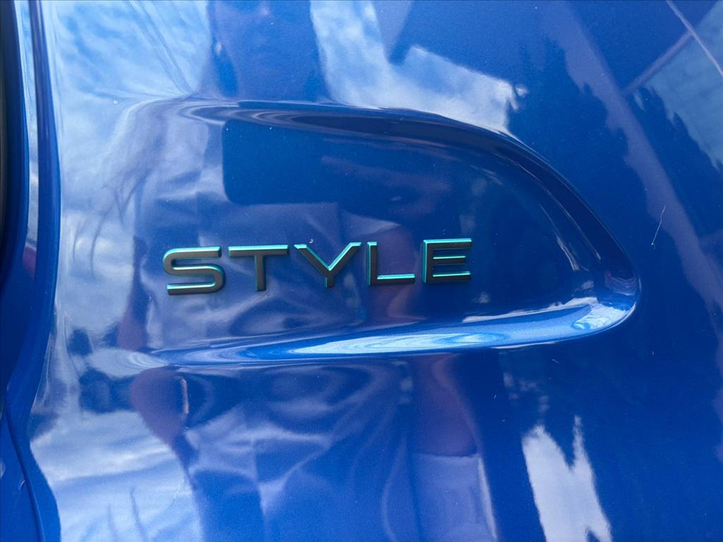 208 1.0 FIREFLY FLEX STYLE MANUAL8