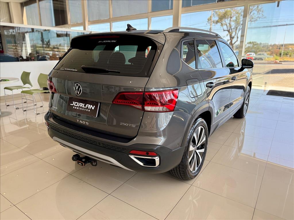 TAOS 1.4 250 TSI TOTAL FLEX HIGHLINE AUTOMÁTICO