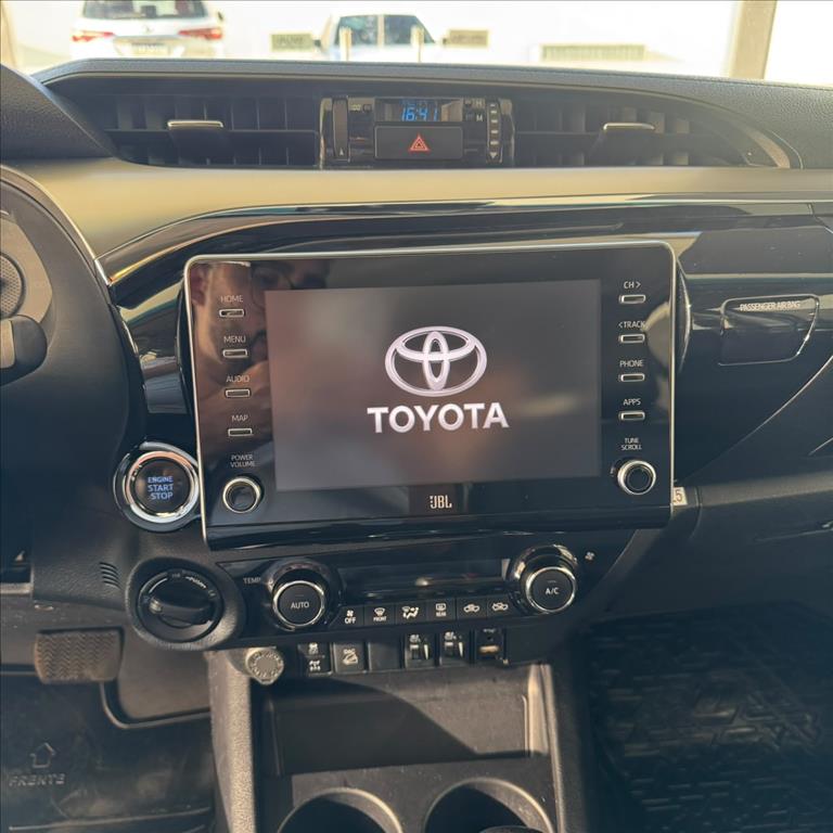 HILUX 2.8 D-4D TURBO DIESEL CD SRX 4X4 AUTOMÁTICO10